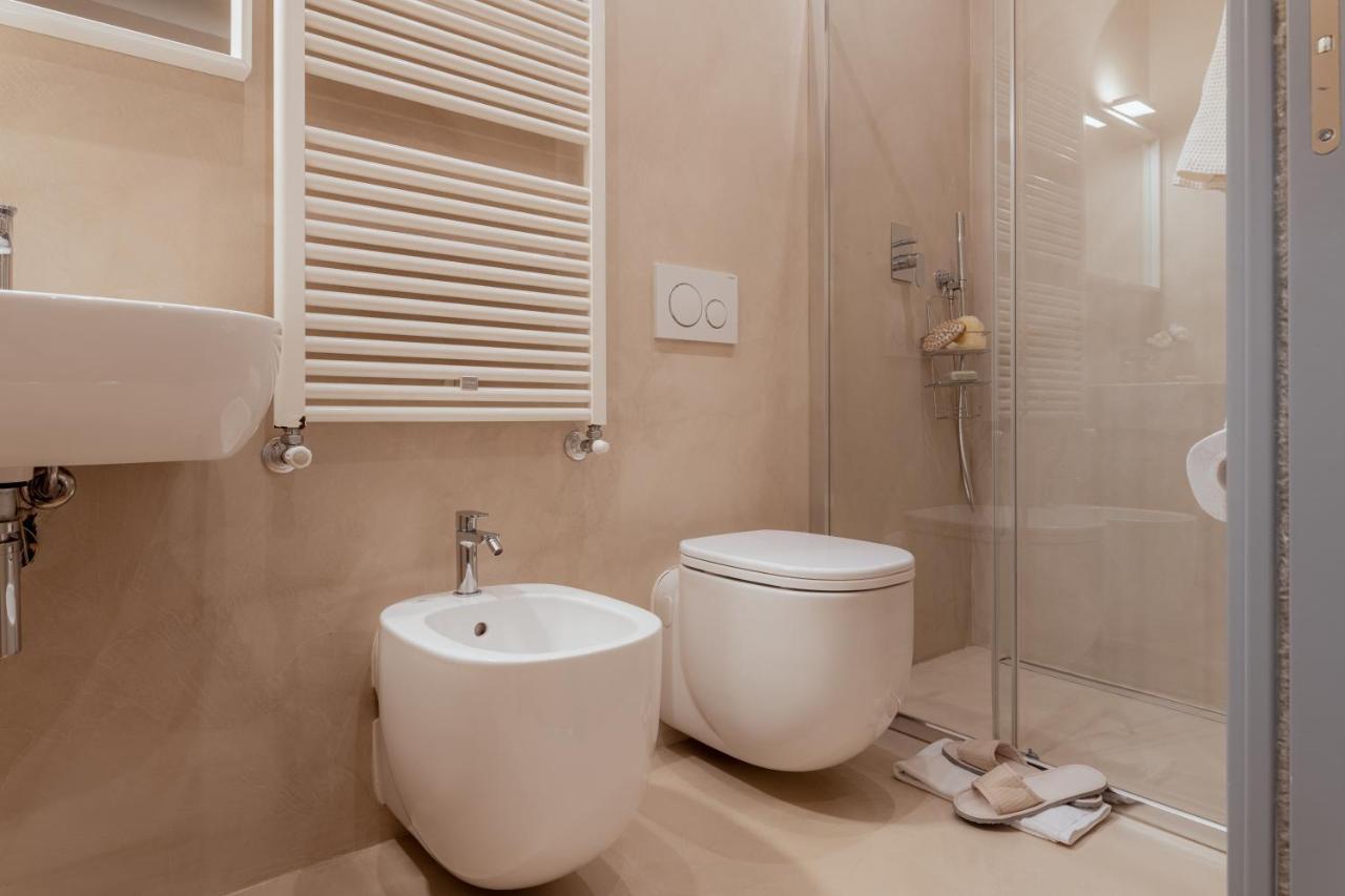 Il Cortile Di Elisa & Our Flats Bed & Breakfast ลุคคา ภายนอก รูปภาพ