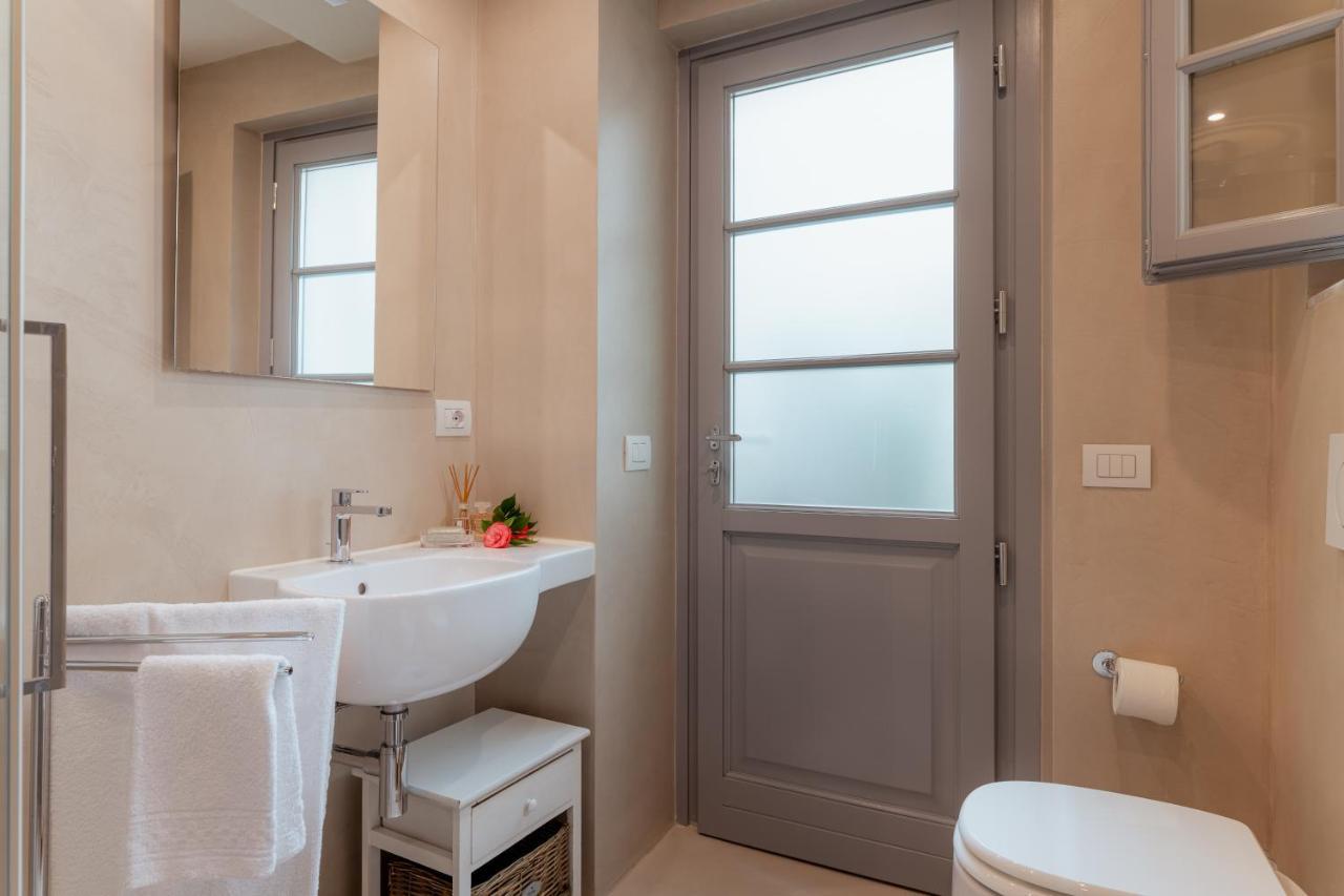 Il Cortile Di Elisa & Our Flats Bed & Breakfast ลุคคา ภายนอก รูปภาพ