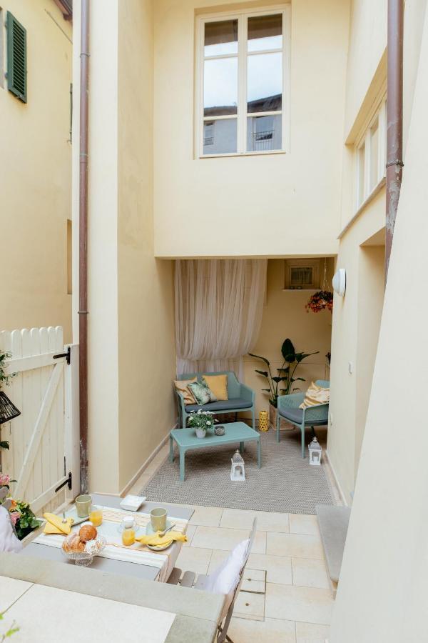 Il Cortile Di Elisa & Our Flats Bed & Breakfast ลุคคา ภายนอก รูปภาพ