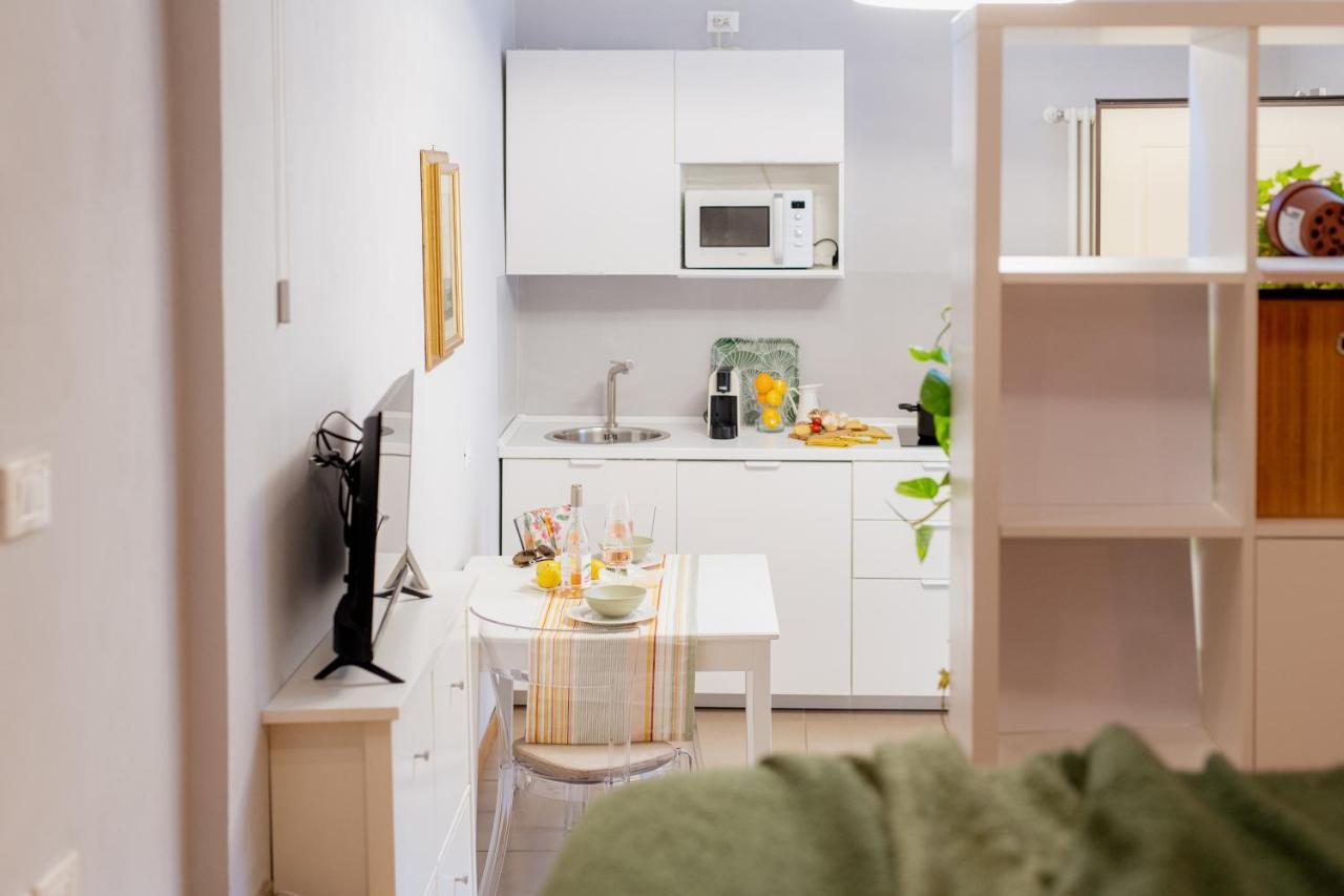 Il Cortile Di Elisa & Our Flats Bed & Breakfast ลุคคา ภายนอก รูปภาพ