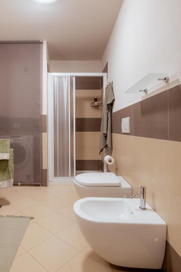 Il Cortile Di Elisa & Our Flats Bed & Breakfast ลุคคา ภายนอก รูปภาพ