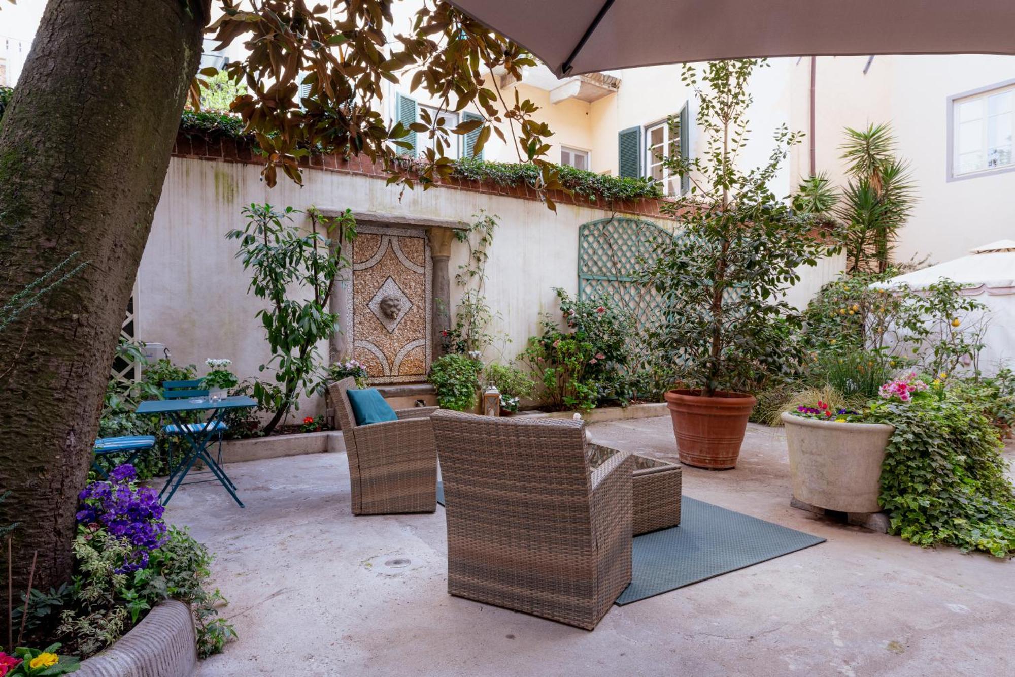 Il Cortile Di Elisa & Our Flats Bed & Breakfast ลุคคา ภายนอก รูปภาพ